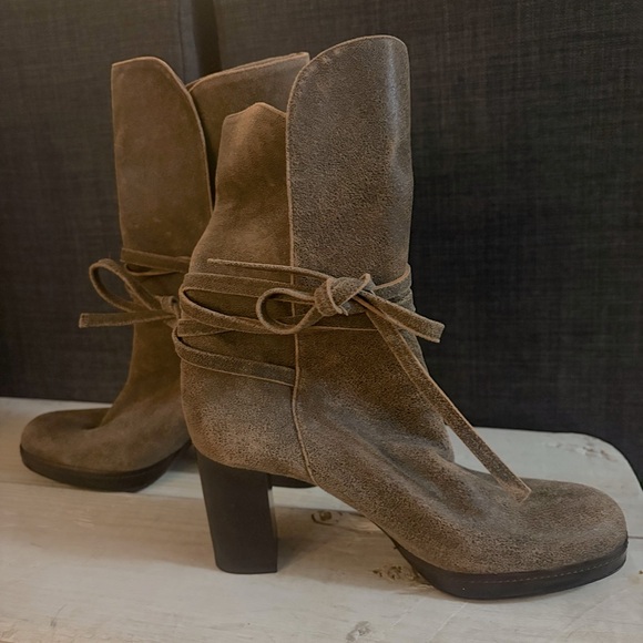 Kors by Michael Kors Suede Ankle Boots in Brown Size 7.5 Made in Italy 🇮🇹 - Picture 8 of 10